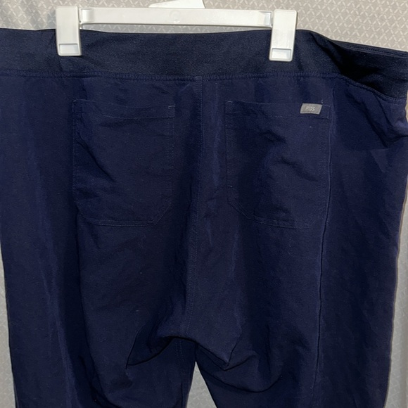 Navy figs scrub pant - Picture 3 of 3